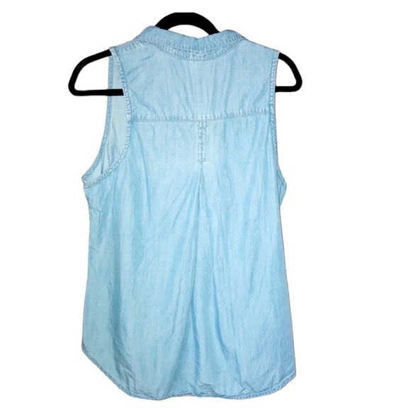 Cloth and Stone Denim Shirt. Size Large - Picture 2 of 3